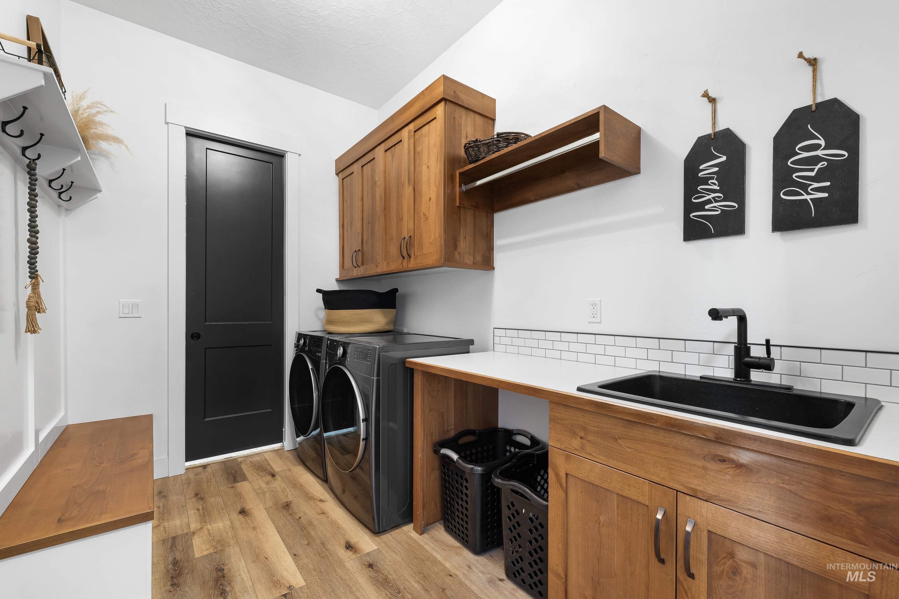 18119 N Fallspring Pl, Nampa, Idaho 83687, 4 Bedrooms, 2.5 Bathrooms, Residential For Sale, Price $785,000, 98977053