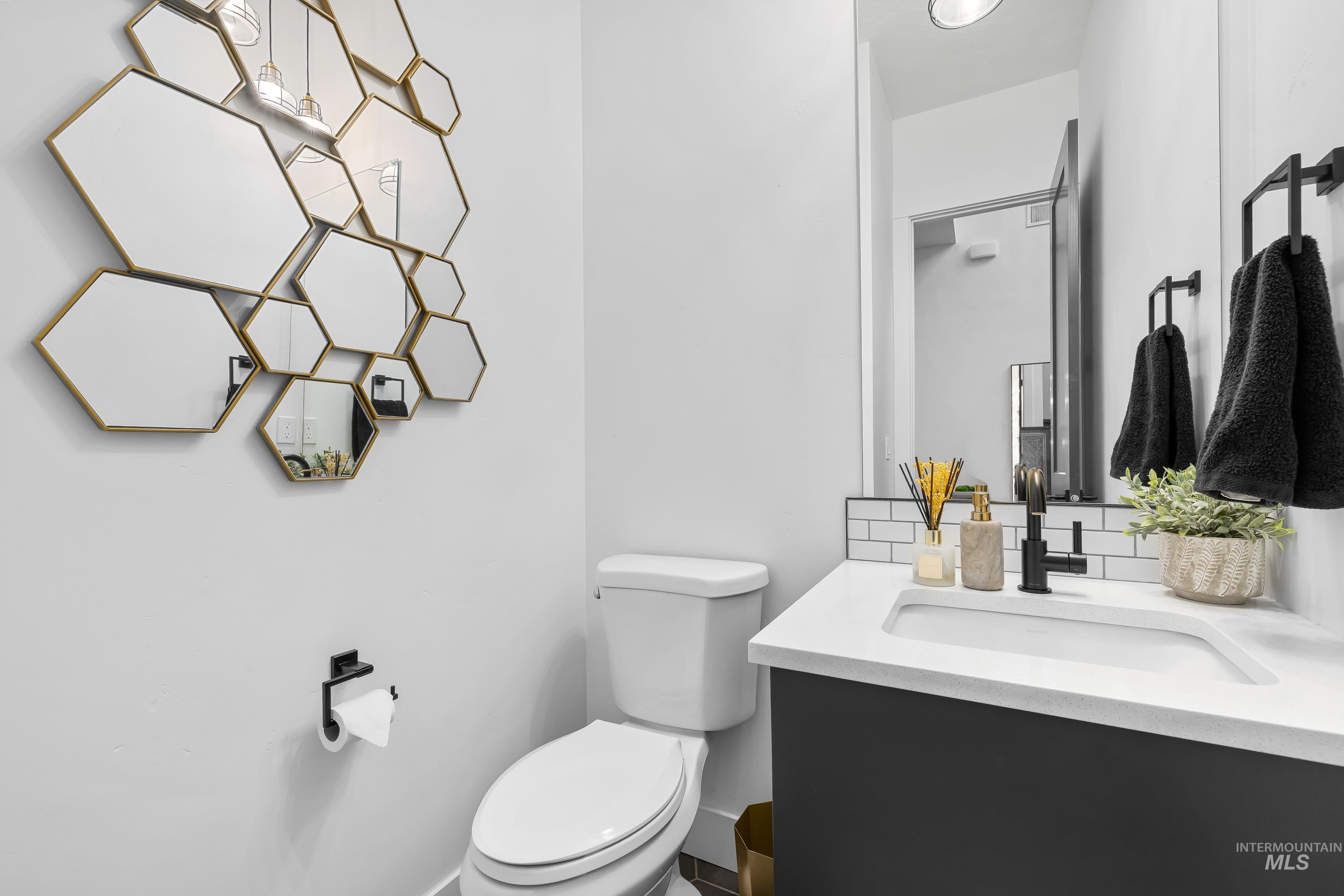 18119 N Fallspring Pl, Nampa, Idaho 83687, 4 Bedrooms, 2.5 Bathrooms, Residential For Sale, Price $785,000, 98977053