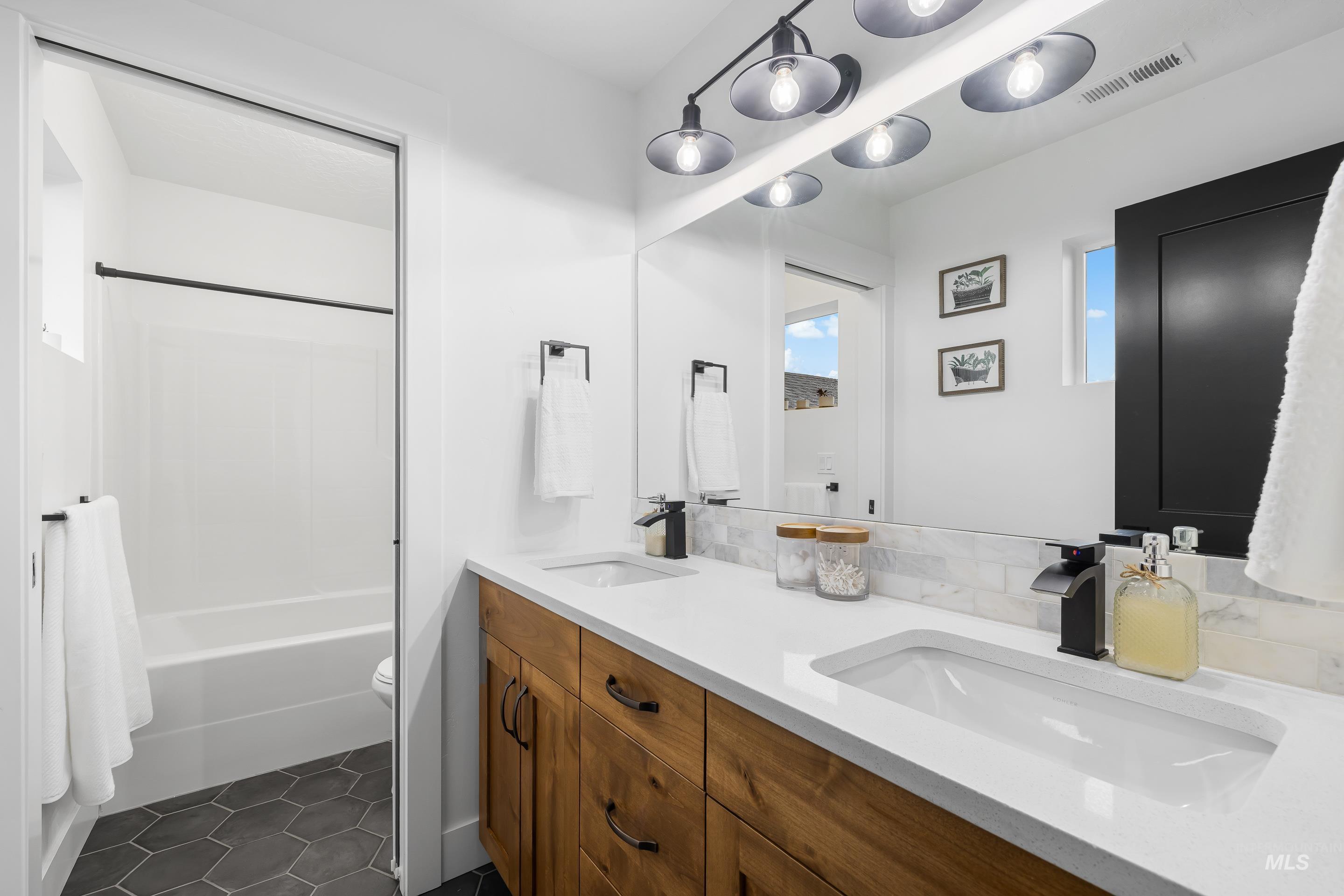 18119 N Fallspring Pl, Nampa, Idaho 83687, 4 Bedrooms, 2.5 Bathrooms, Residential For Sale, Price $785,000, 98977053