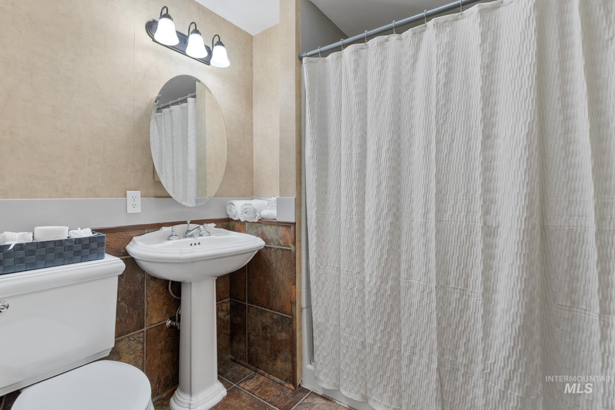 4506 N Fifeshire Way, Boise, Idaho 83713, 3 Bedrooms, 2 Bathrooms, Residential For Sale, Price $369,900, 98977055