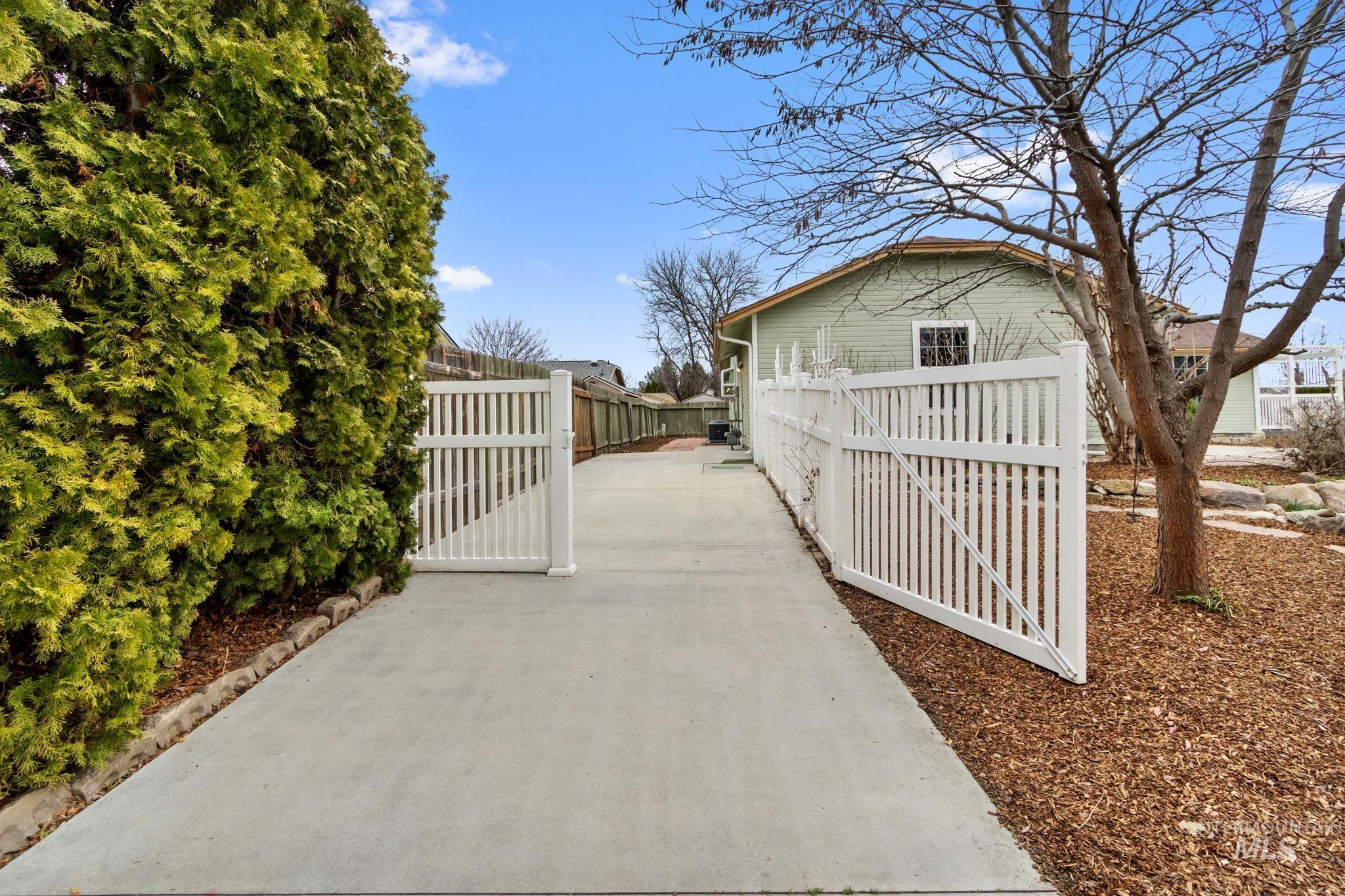 4506 N Fifeshire Way, Boise, Idaho 83713, 3 Bedrooms, 2 Bathrooms, Residential For Sale, Price $369,900, 98977055