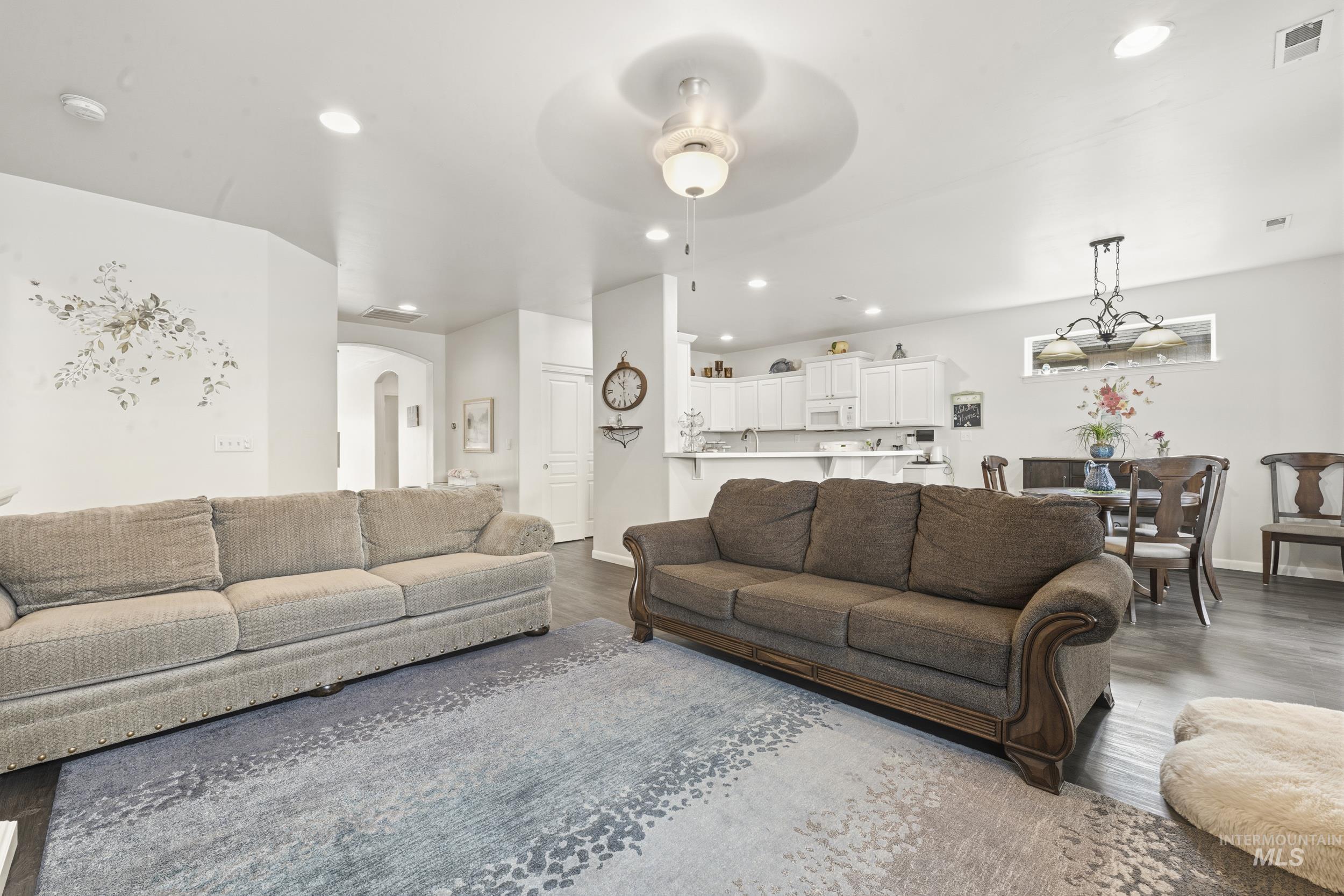 310 S Voyage Ave, Caldwell, Idaho 83605, 3 Bedrooms, 2 Bathrooms, Residential For Sale, Price $440,000, 98977059