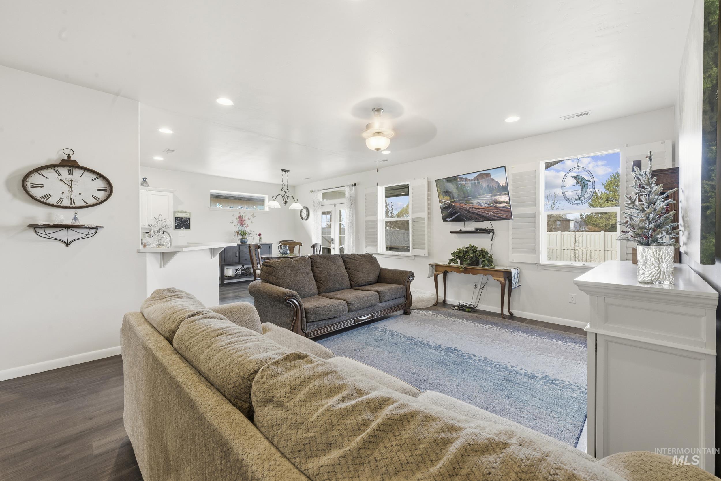 310 S Voyage Ave, Caldwell, Idaho 83605, 3 Bedrooms, 2 Bathrooms, Residential For Sale, Price $430,000,MLS 98977059