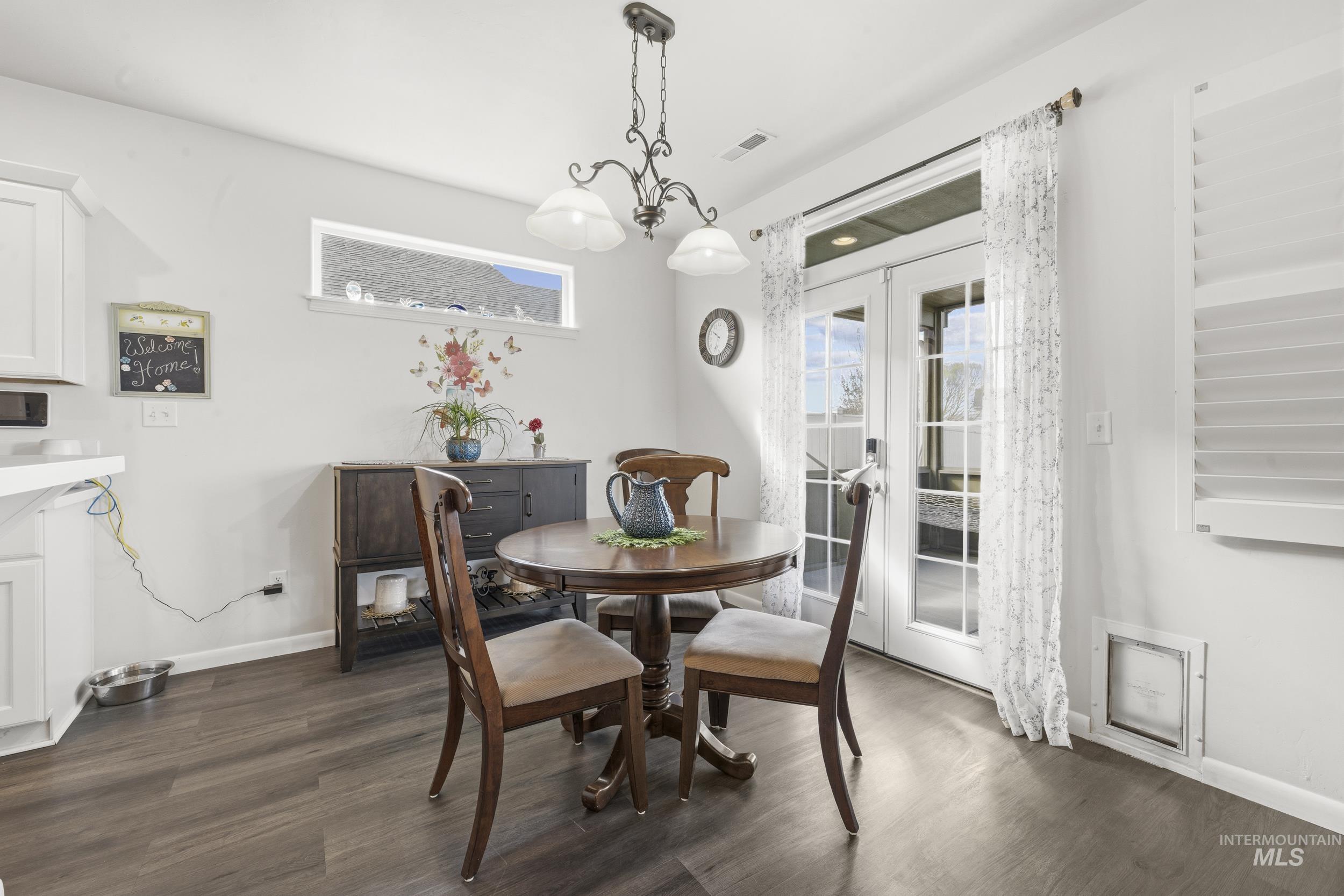 310 S Voyage Ave, Caldwell, Idaho 83605, 3 Bedrooms, 2 Bathrooms, Residential For Sale, Price $430,000,MLS 98977059