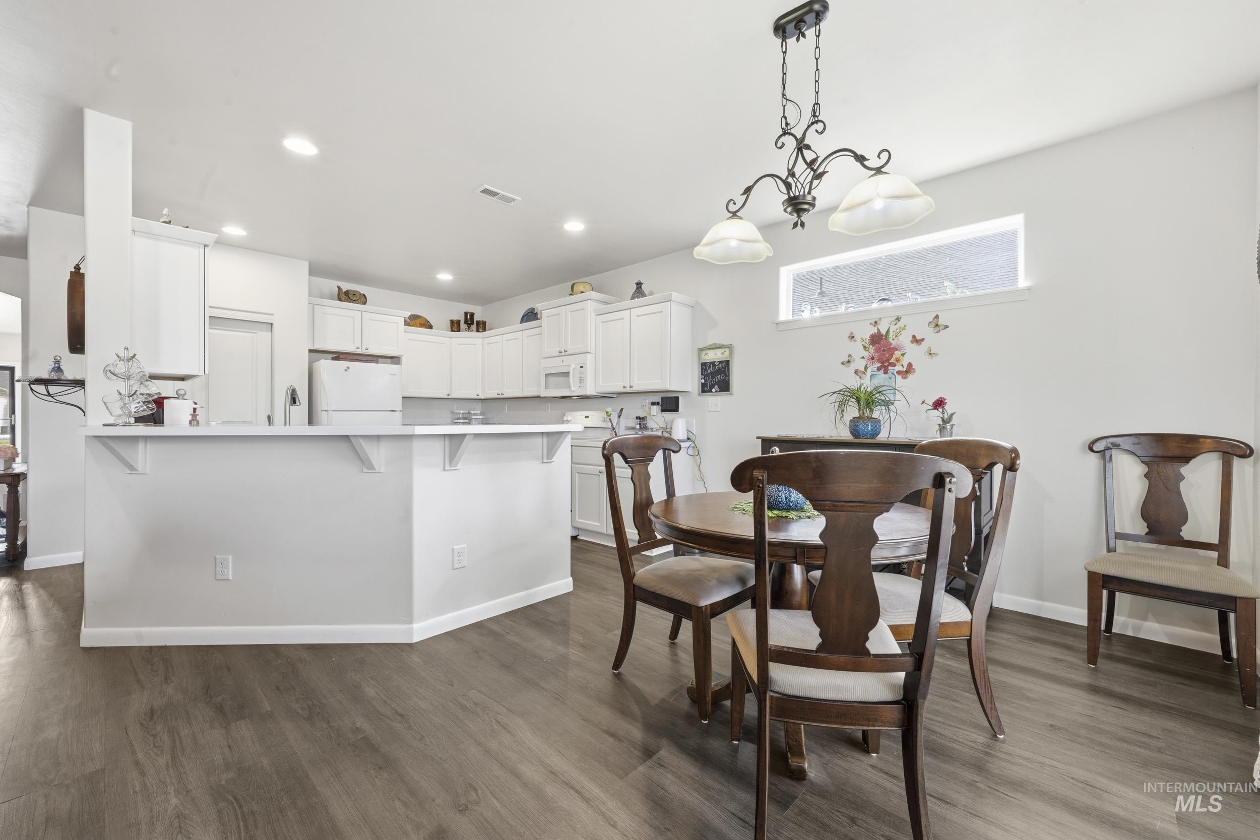 310 S Voyage Ave, Caldwell, Idaho 83605, 3 Bedrooms, 2 Bathrooms, Residential For Sale, Price $430,000,MLS 98977059