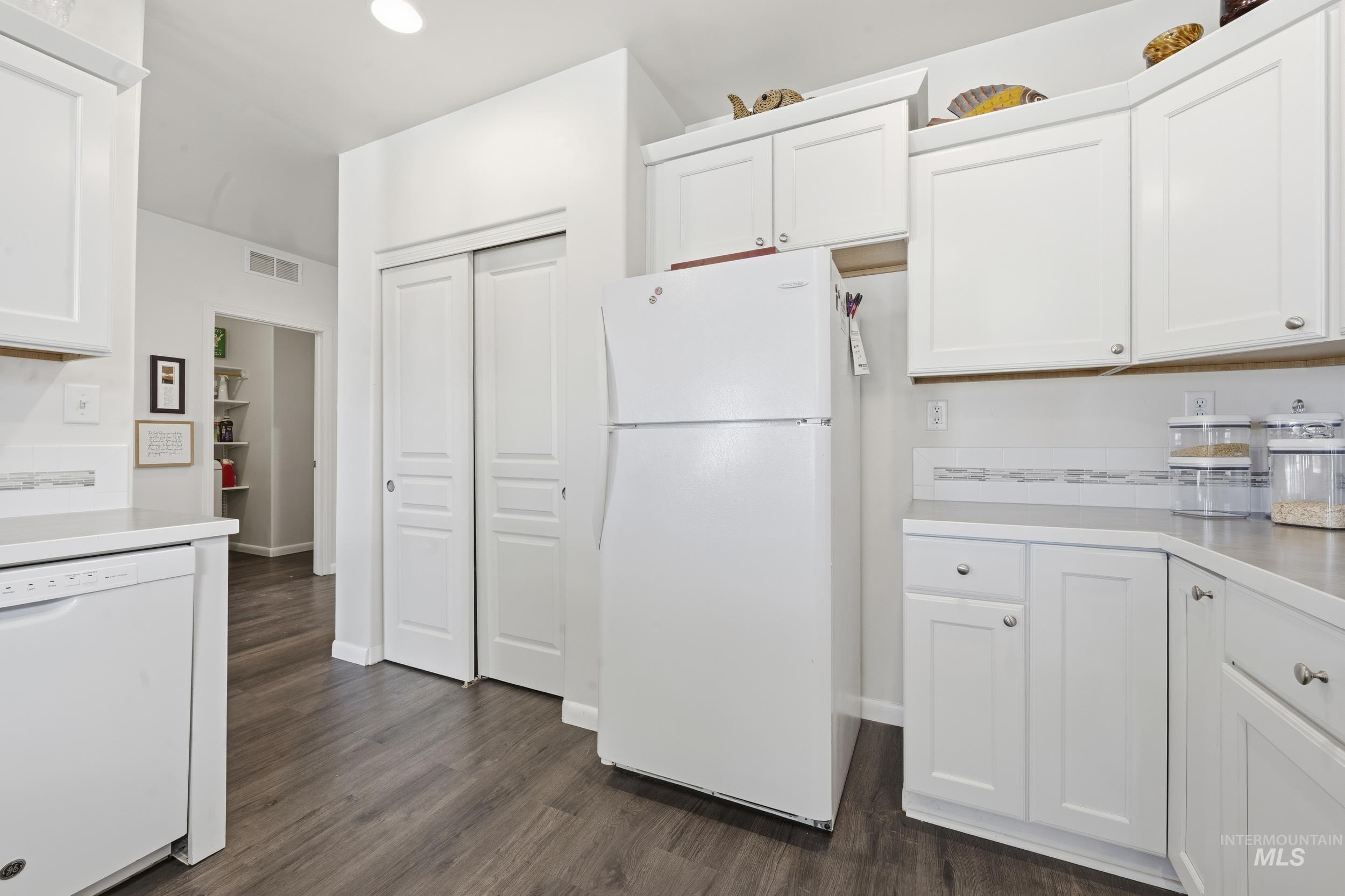 310 S Voyage Ave, Caldwell, Idaho 83605, 3 Bedrooms, 2 Bathrooms, Residential For Sale, Price $430,000,MLS 98977059