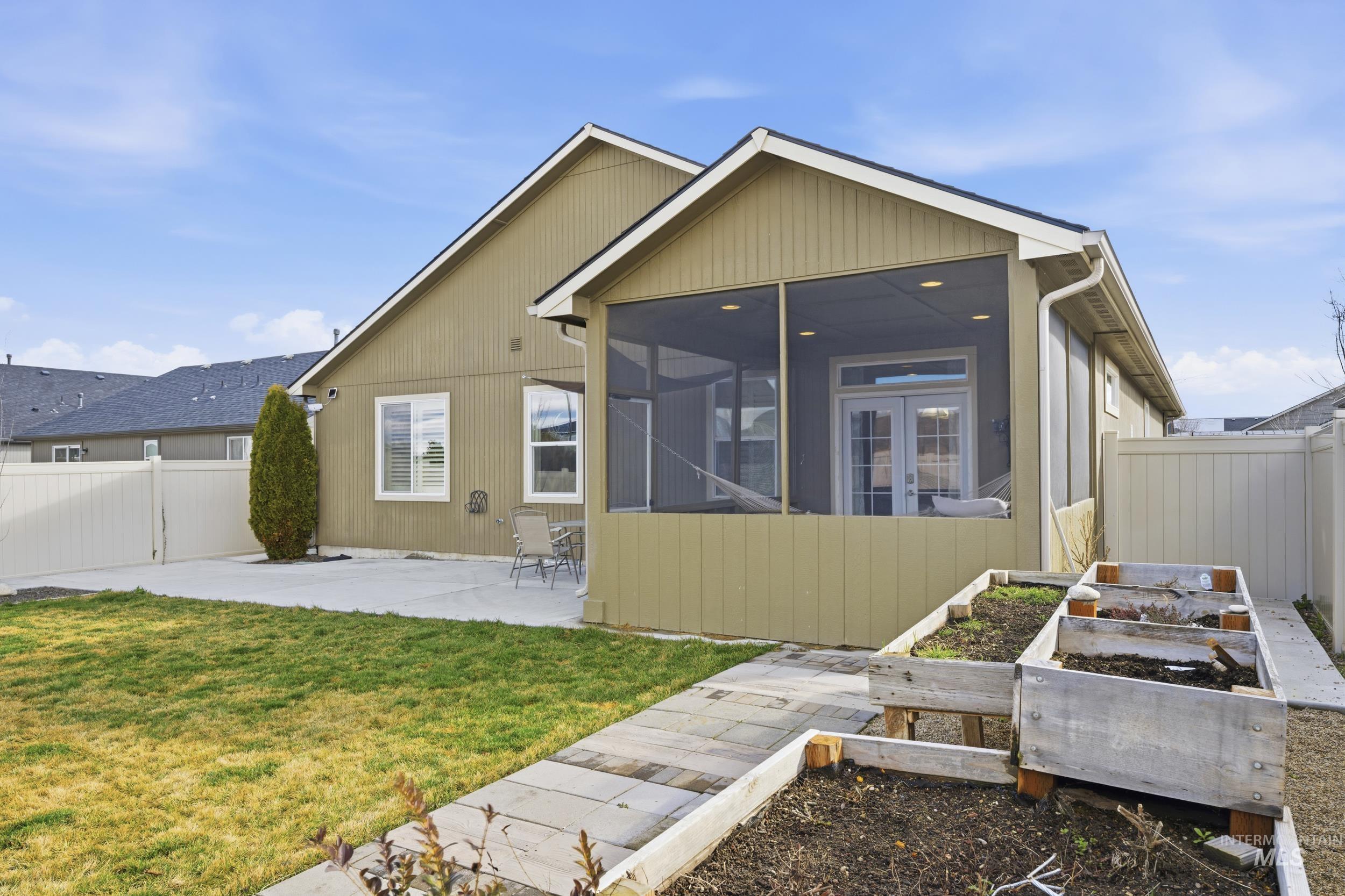310 S Voyage Ave, Caldwell, Idaho 83605, 3 Bedrooms, 2 Bathrooms, Residential For Sale, Price $430,000,MLS 98977059