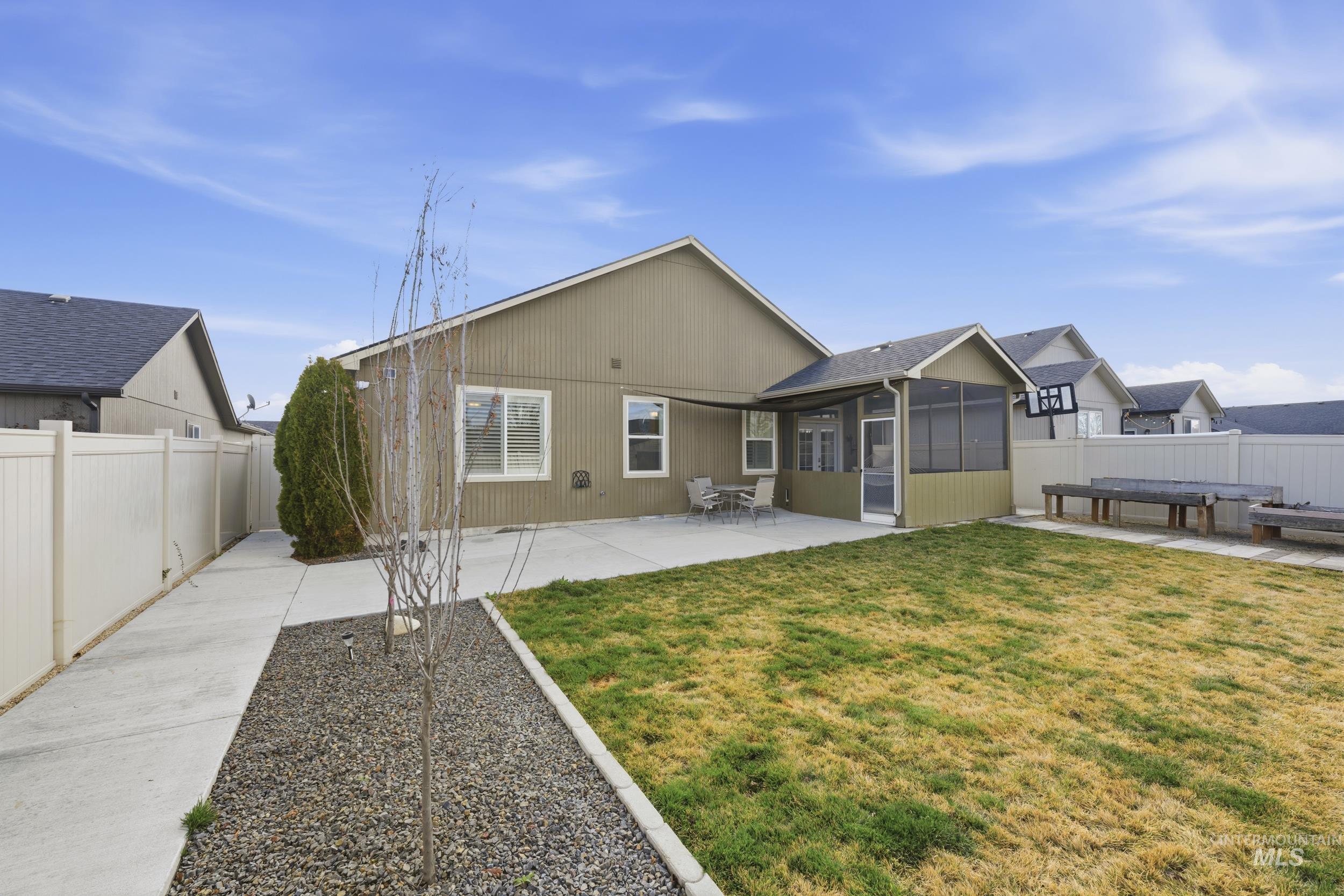 310 S Voyage Ave, Caldwell, Idaho 83605, 3 Bedrooms, 2 Bathrooms, Residential For Sale, Price $440,000, 98977059