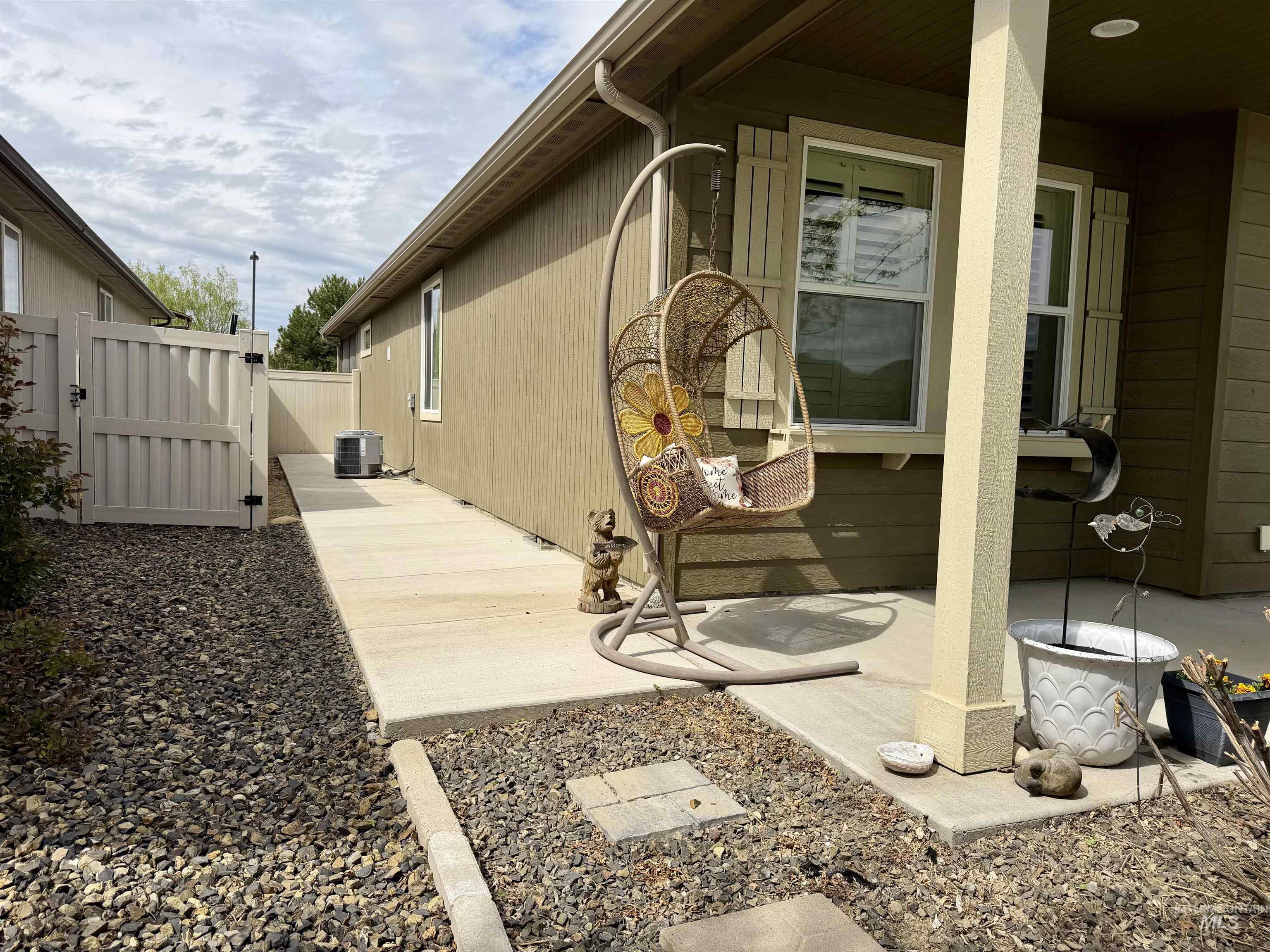 310 S Voyage Ave, Caldwell, Idaho 83605, 3 Bedrooms, 2 Bathrooms, Residential For Sale, Price $430,000,MLS 98977059