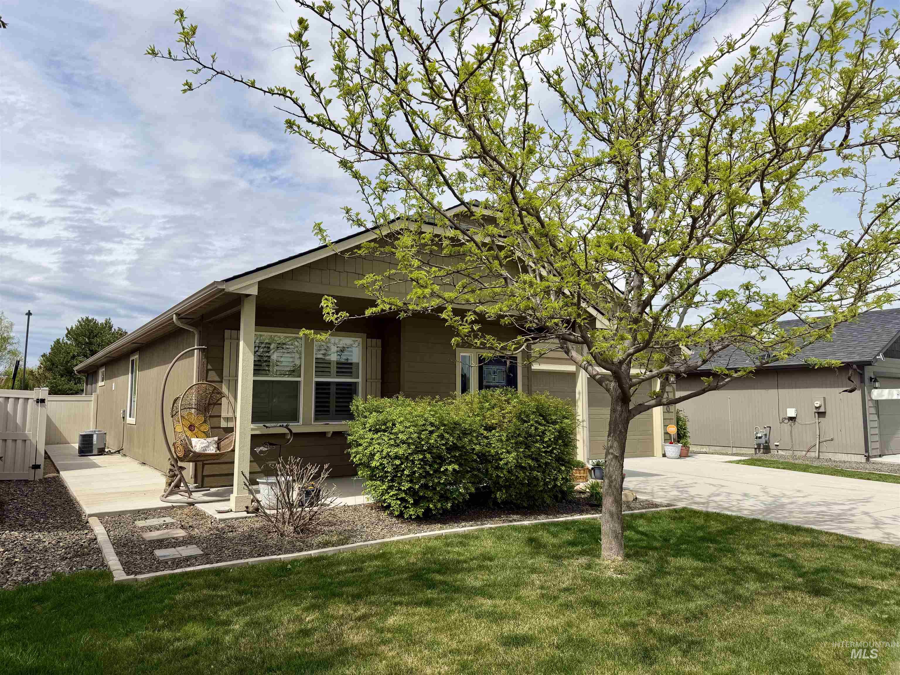 310 S Voyage Ave, Caldwell, Idaho 83605, 3 Bedrooms, 2 Bathrooms, Residential For Sale, Price $420,000,MLS 98977059