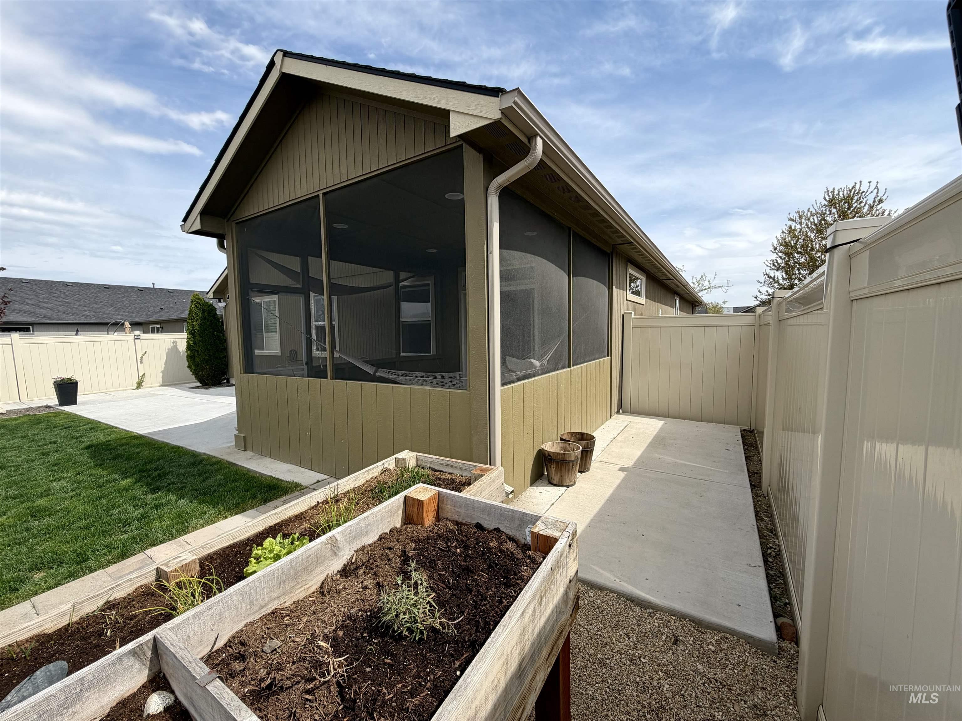 310 S Voyage Ave, Caldwell, Idaho 83605, 3 Bedrooms, 2 Bathrooms, Residential For Sale, Price $430,000,MLS 98977059