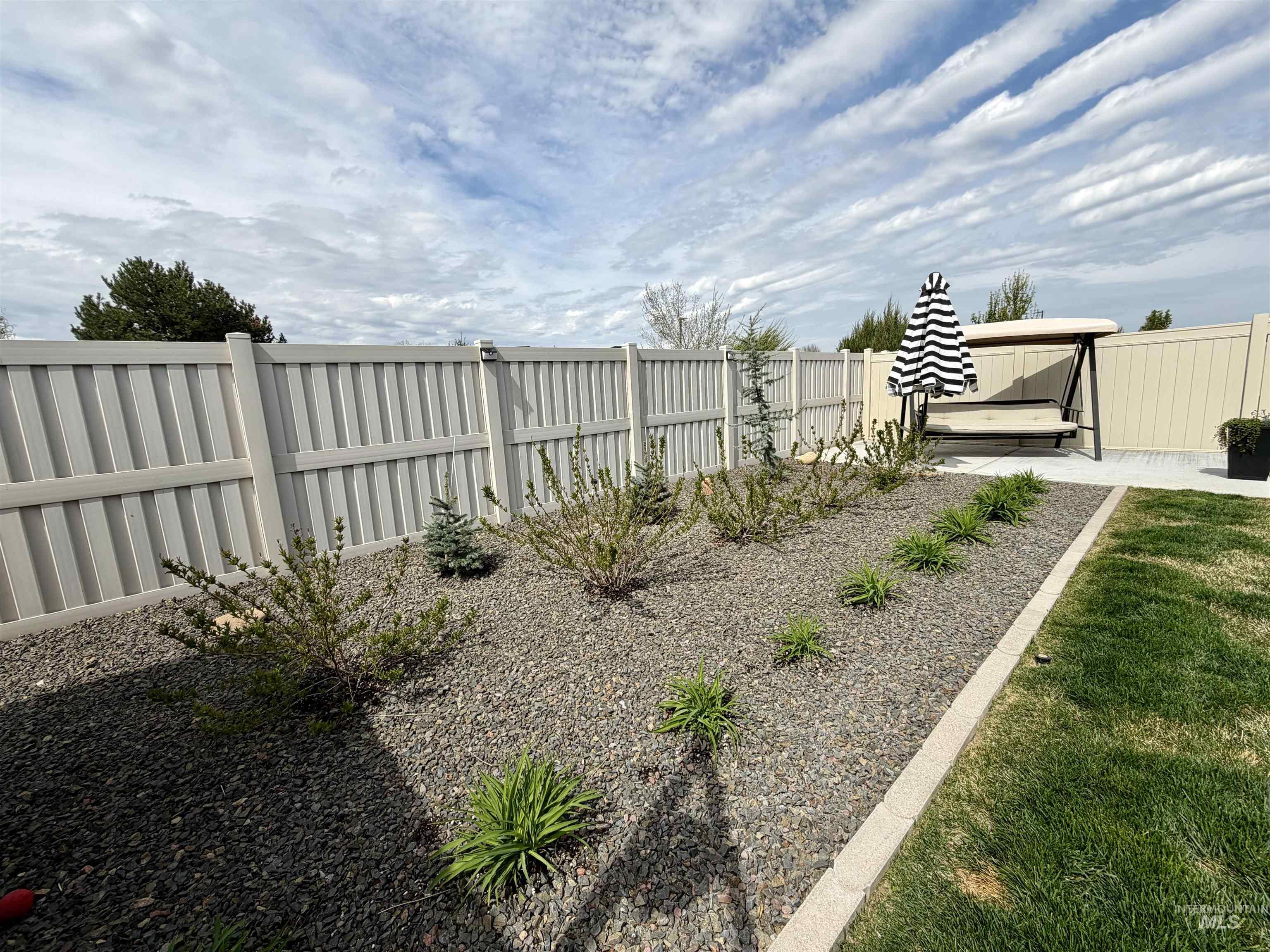 310 S Voyage Ave, Caldwell, Idaho 83605, 3 Bedrooms, 2 Bathrooms, Residential For Sale, Price $430,000,MLS 98977059