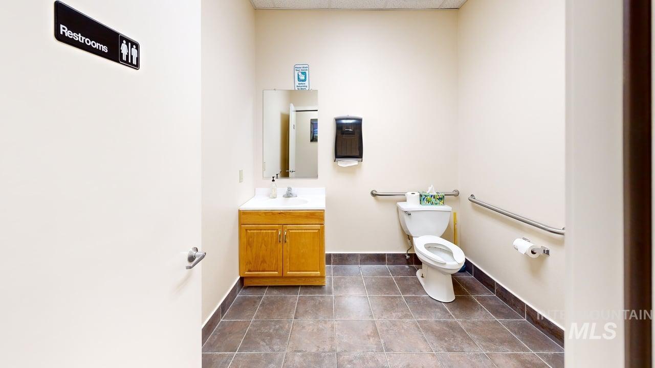 1271 Port Dr, Clarkston, Washington 99403, Business/Commercial For Sale, Price $1,250,000,MLS 98977062