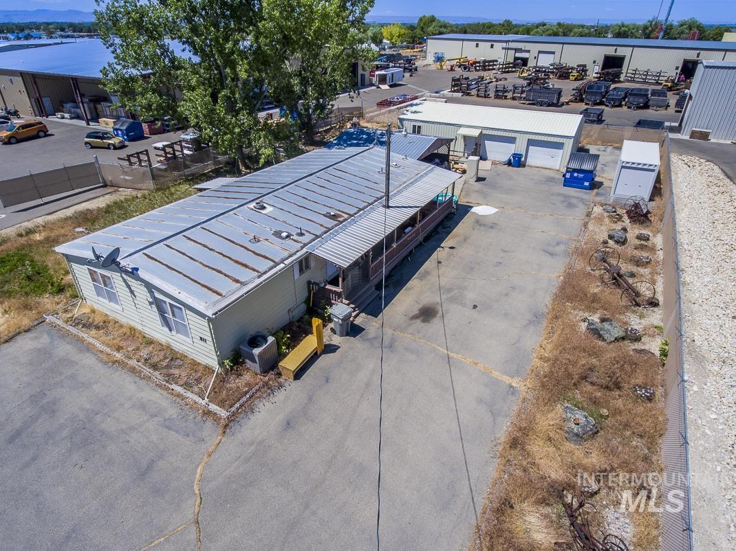 511 N 39th St, Nampa, Idaho 83687, 3 Bedrooms, 2 Bathrooms, Residential For Sale, Price $425,000, 98977063