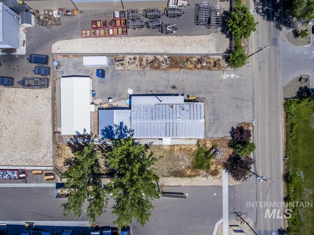 511 N 39th St, Nampa, Idaho 83687, 3 Bedrooms, 2 Bathrooms, Residential For Sale, Price $425,000, 98977063