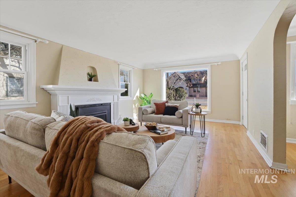 3205 W Crescent Rim Drive, Boise, Idaho 83706, 4 Bedrooms, 2 Bathrooms, Residential For Sale, Price $879,000, 98977066