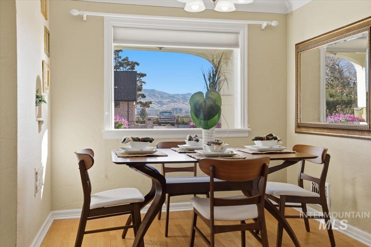 3205 W Crescent Rim Drive, Boise, Idaho 83706, 4 Bedrooms, 2 Bathrooms, Residential For Sale, Price $879,000, 98977066