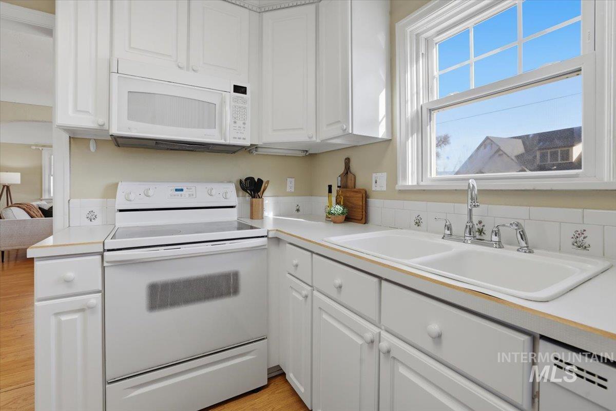 3205 W Crescent Rim Drive, Boise, Idaho 83706, 4 Bedrooms, 2 Bathrooms, Residential For Sale, Price $879,000, 98977066