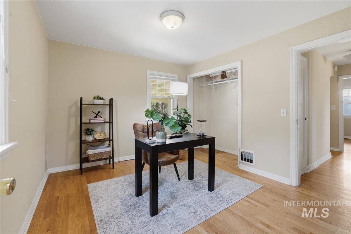 3205 W Crescent Rim Drive, Boise, Idaho 83706, 4 Bedrooms, 2 Bathrooms, Residential For Sale, Price $879,000, 98977066