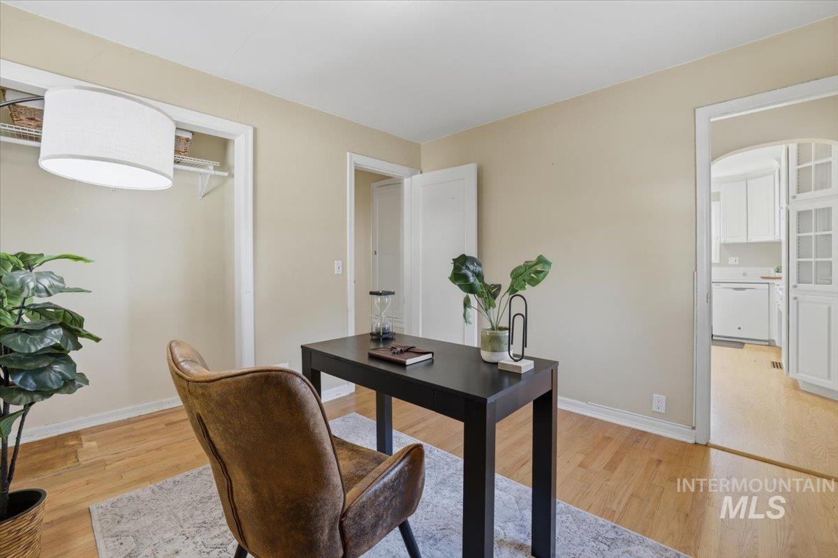 3205 W Crescent Rim Drive, Boise, Idaho 83706, 4 Bedrooms, 2 Bathrooms, Residential For Sale, Price $879,000, 98977066