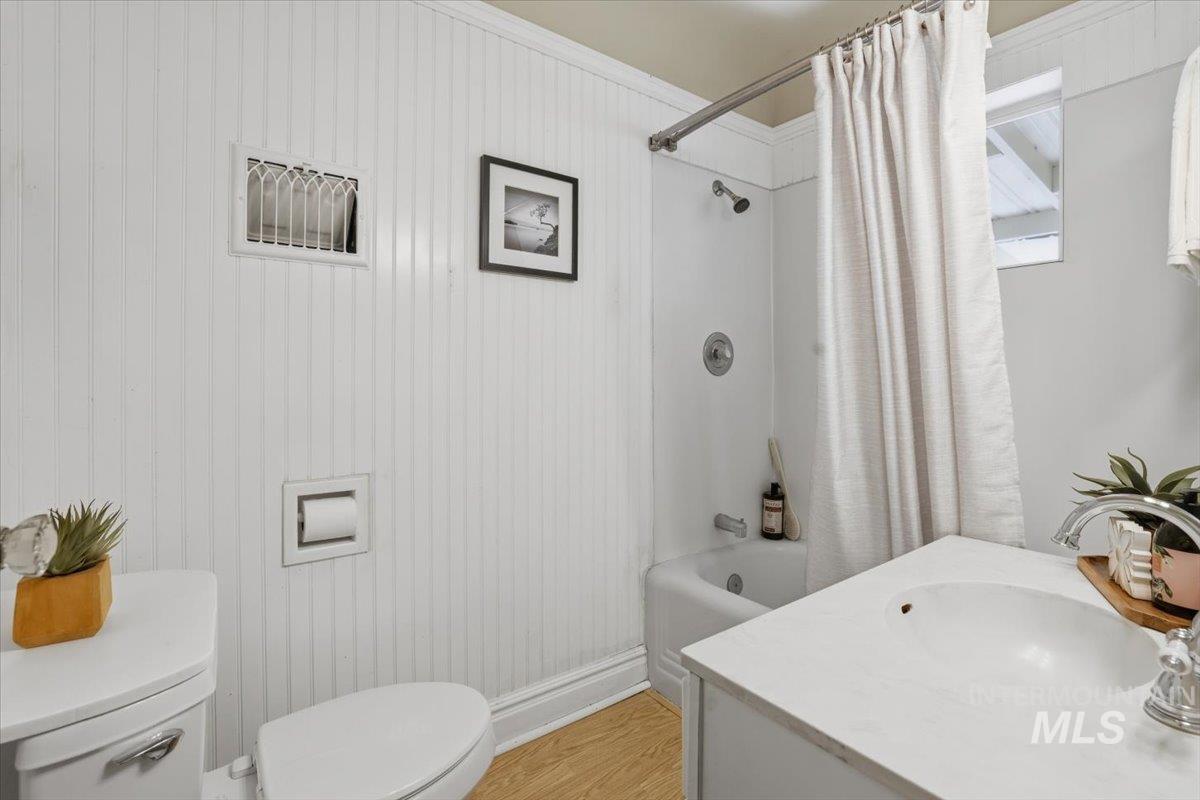 3205 W Crescent Rim Drive, Boise, Idaho 83706, 4 Bedrooms, 2 Bathrooms, Residential For Sale, Price $879,000, 98977066