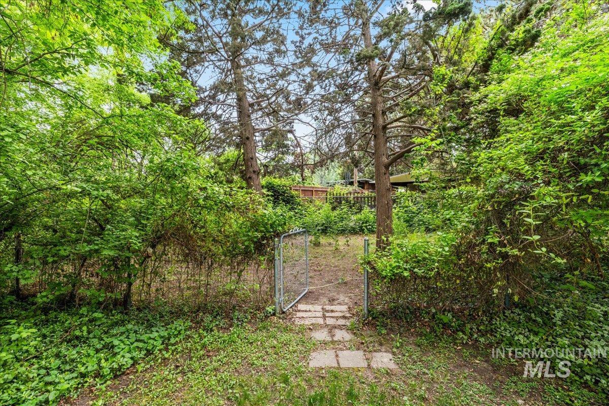 3205 W Crescent Rim Drive, Boise, Idaho 83706, 4 Bedrooms, 2 Bathrooms, Residential For Sale, Price $879,000, 98977066