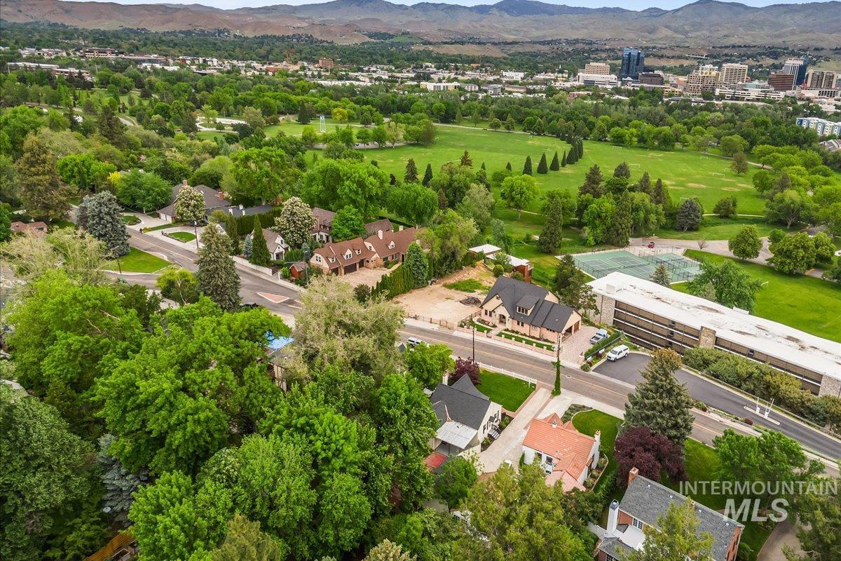 3205 W Crescent Rim Drive, Boise, Idaho 83706, 4 Bedrooms, 2 Bathrooms, Residential For Sale, Price $879,000, 98977066