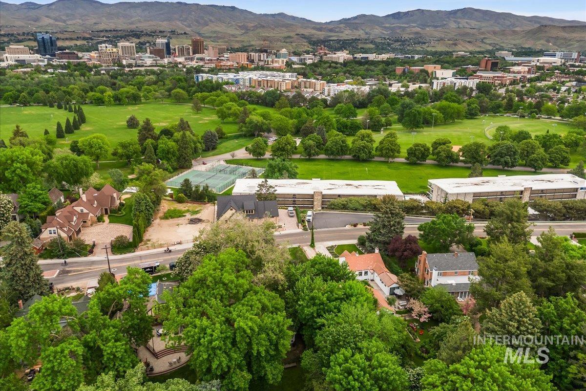 3205 W Crescent Rim Drive, Boise, Idaho 83706, 4 Bedrooms, 2 Bathrooms, Residential For Sale, Price $879,000, 98977066