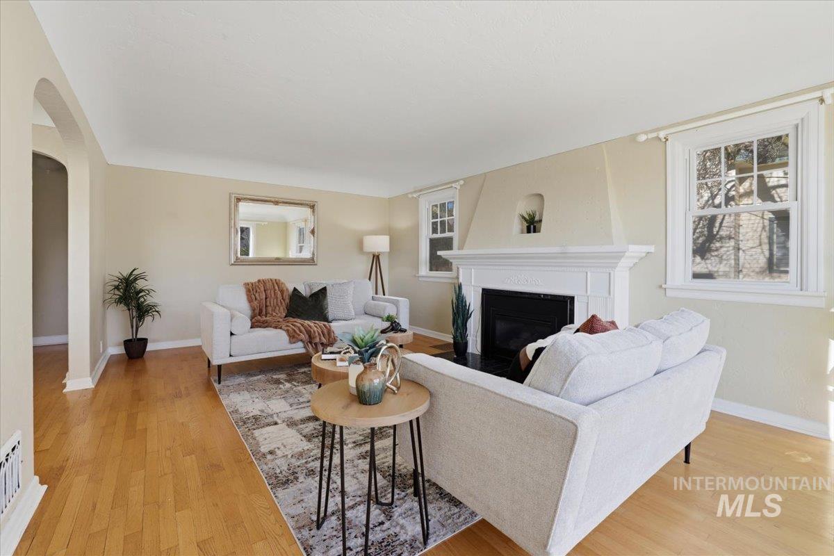 3205 W Crescent Rim Drive, Boise, Idaho 83706, 4 Bedrooms, 2 Bathrooms, Residential For Sale, Price $879,000, 98977066