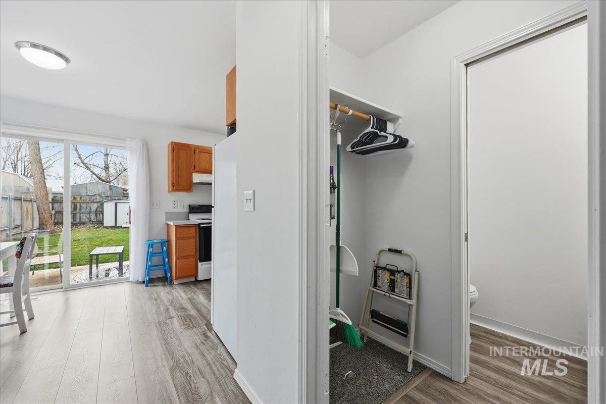 4707 W Kendall St, Boise, Idaho 83706, 2 Bedrooms, 1.5 Bathrooms, Residential For Sale, Price $350,000, 98977070