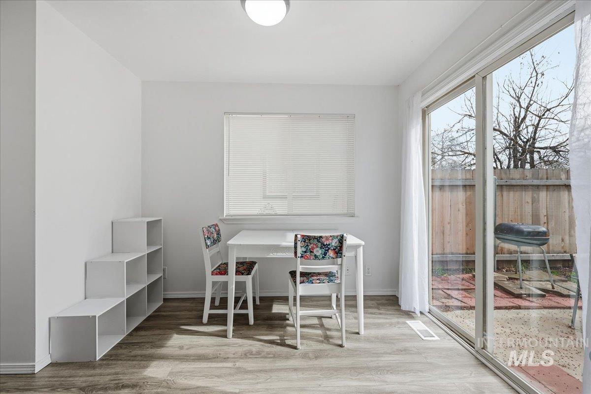 4707 W Kendall St, Boise, Idaho 83706, 2 Bedrooms, 1.5 Bathrooms, Residential For Sale, Price $350,000, 98977070