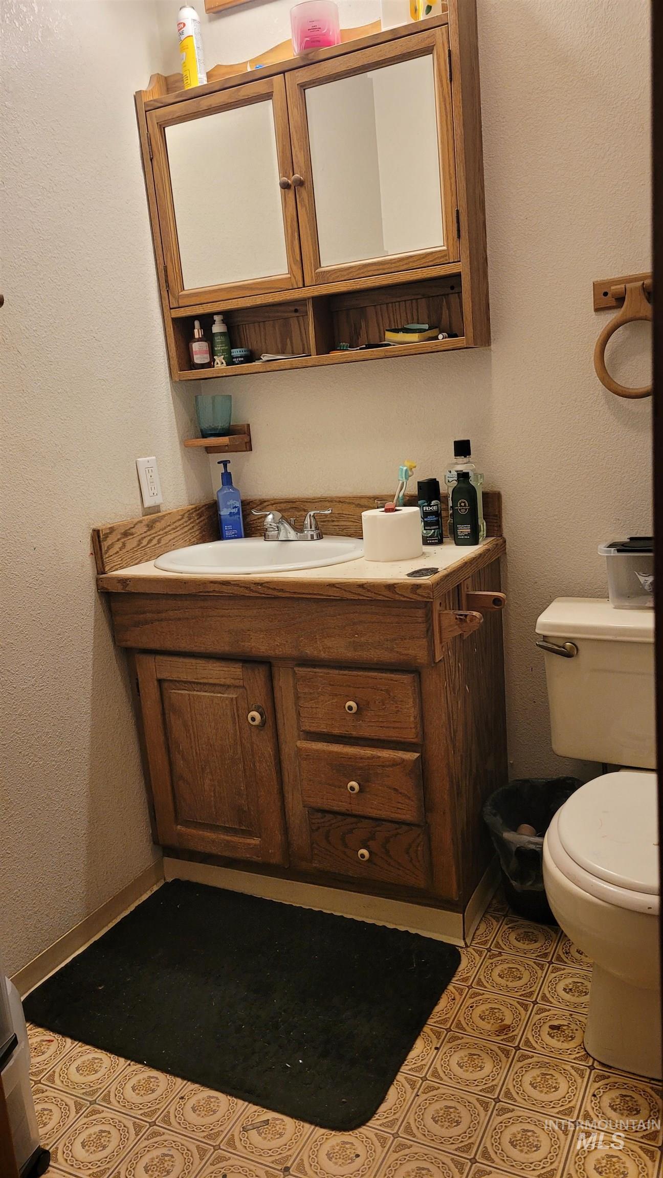 413 N 4th W, Mountain Home, Idaho 83647, 3 Bedrooms, 2 Bathrooms, Residential For Sale, Price $290,000,MLS 98977072