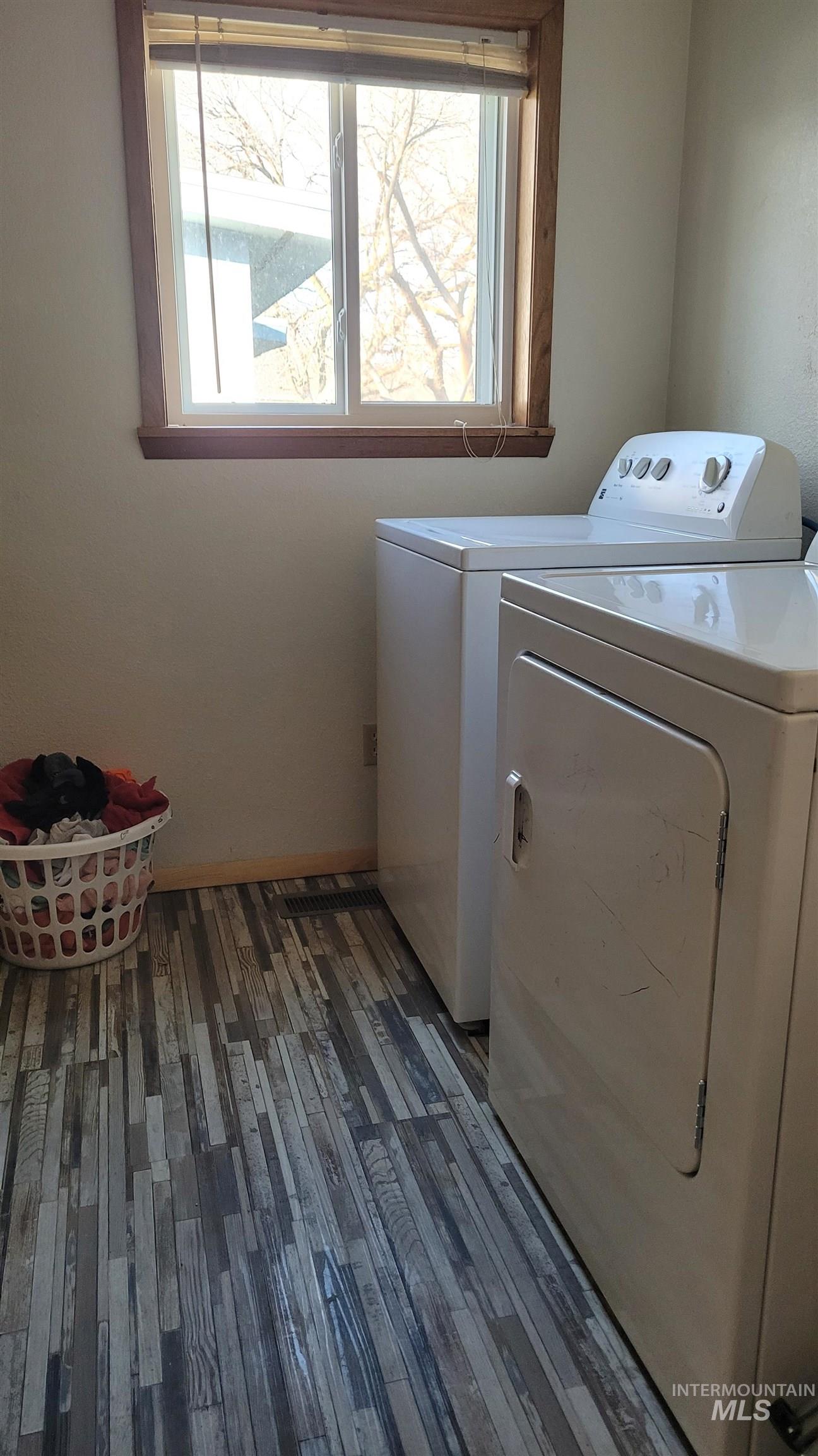 413 N 4th W, Mountain Home, Idaho 83647, 3 Bedrooms, 2 Bathrooms, Residential For Sale, Price $290,000, 98977072