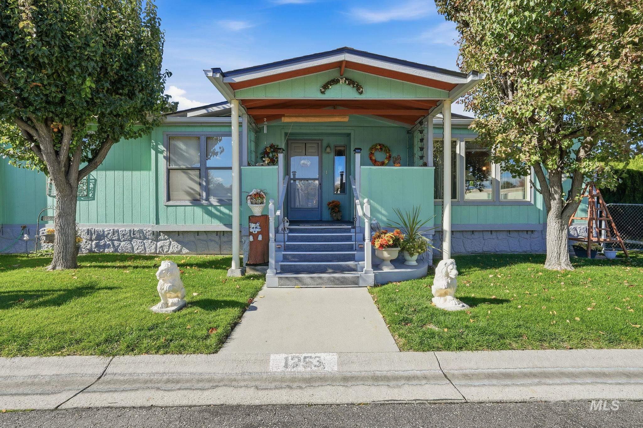 1253 N Samson Lane, Boise, Idaho 83704, 3 Bedrooms, 2.5 Bathrooms, Residential For Sale, Price $175,000,MLS 98977073