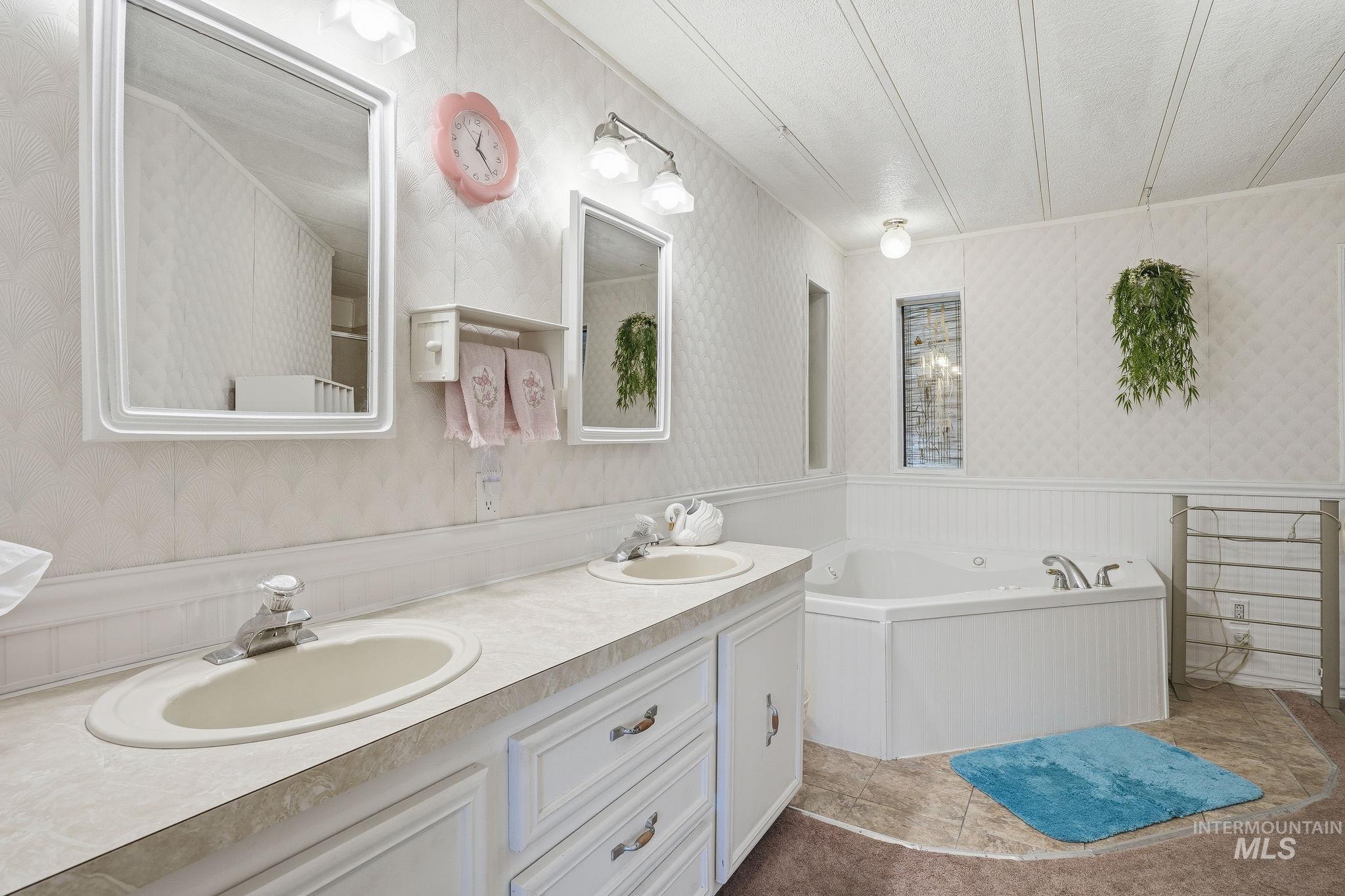 1253 N Samson Lane, Boise, Idaho 83704, 3 Bedrooms, 2.5 Bathrooms, Residential For Sale, Price $175,000,MLS 98977073