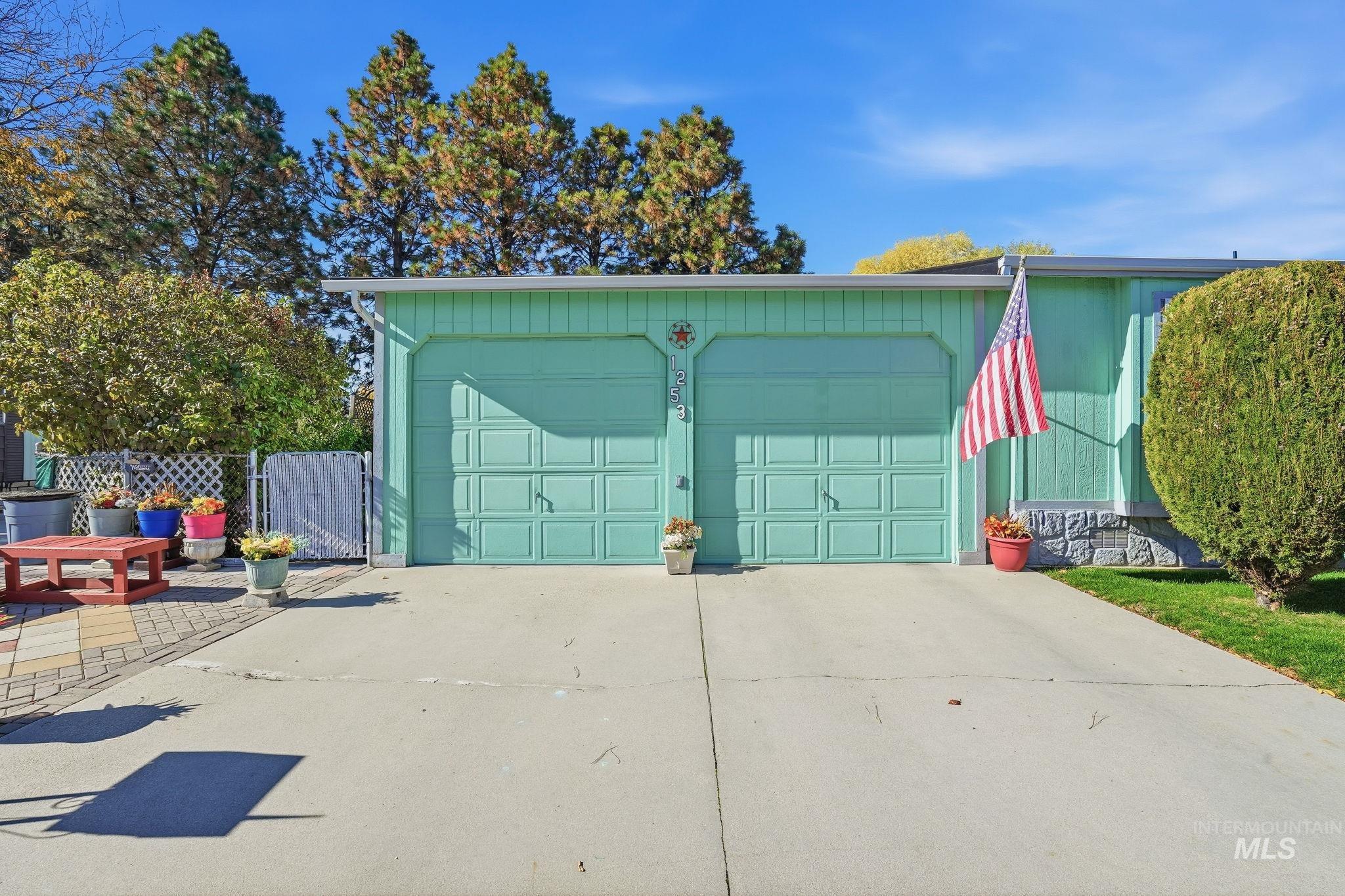 1253 N Samson Lane, Boise, Idaho 83704, 3 Bedrooms, 2.5 Bathrooms, Residential For Sale, Price $175,000,MLS 98977073