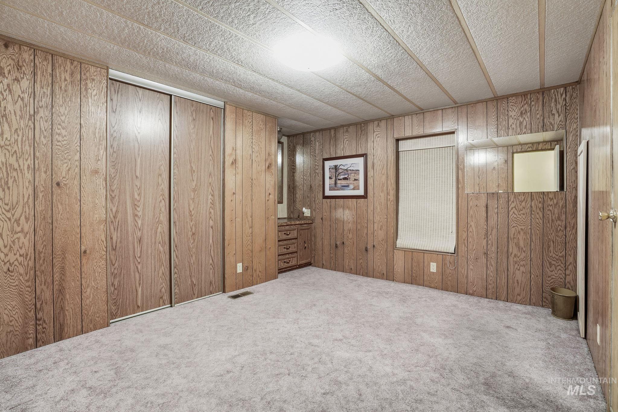 1253 N Samson Lane, Boise, Idaho 83704, 3 Bedrooms, 2.5 Bathrooms, Residential For Sale, Price $175,000,MLS 98977073