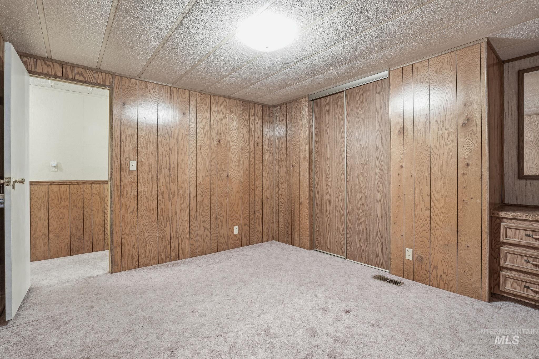 1253 N Samson Lane, Boise, Idaho 83704, 3 Bedrooms, 2.5 Bathrooms, Residential For Sale, Price $175,000,MLS 98977073