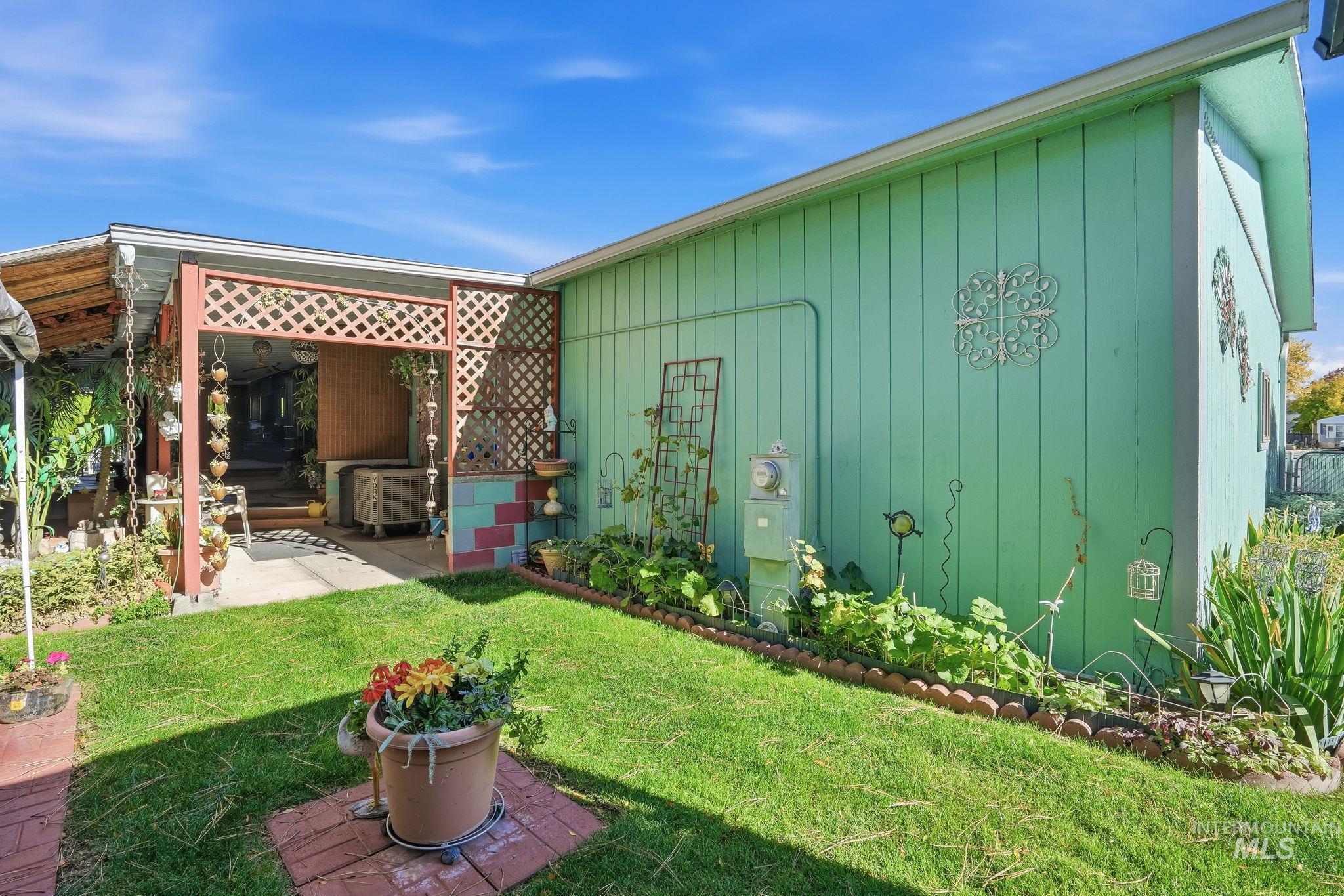 1253 N Samson Lane, Boise, Idaho 83704, 3 Bedrooms, 2.5 Bathrooms, Residential For Sale, Price $175,000,MLS 98977073