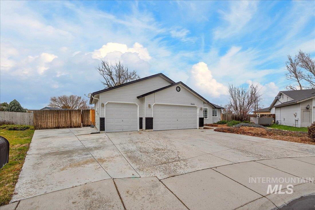 9480 W Wakefield Court, Garden City, Idaho 83714, 3 Bedrooms, 2 Bathrooms, Residential For Sale, Price $450,000, 98977076