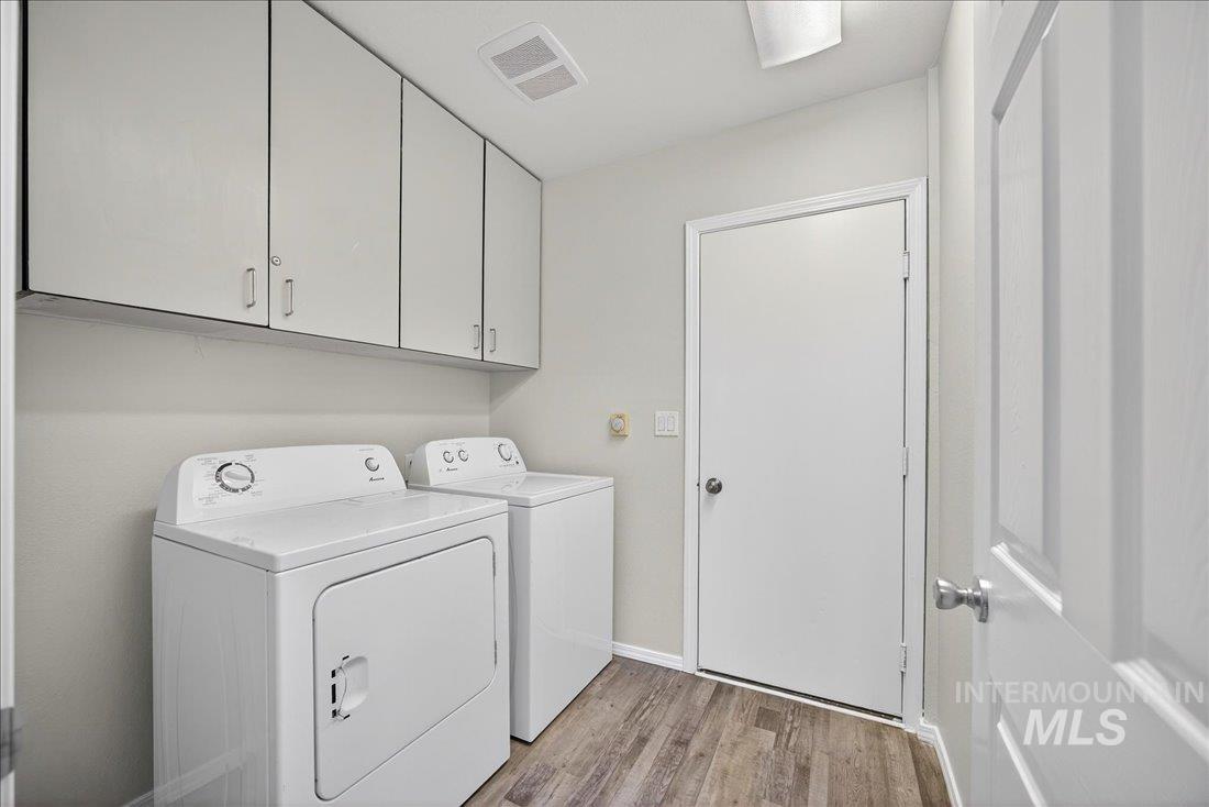 9480 W Wakefield Court, Garden City, Idaho 83714, 3 Bedrooms, 2 Bathrooms, Residential For Sale, Price $450,000, 98977076