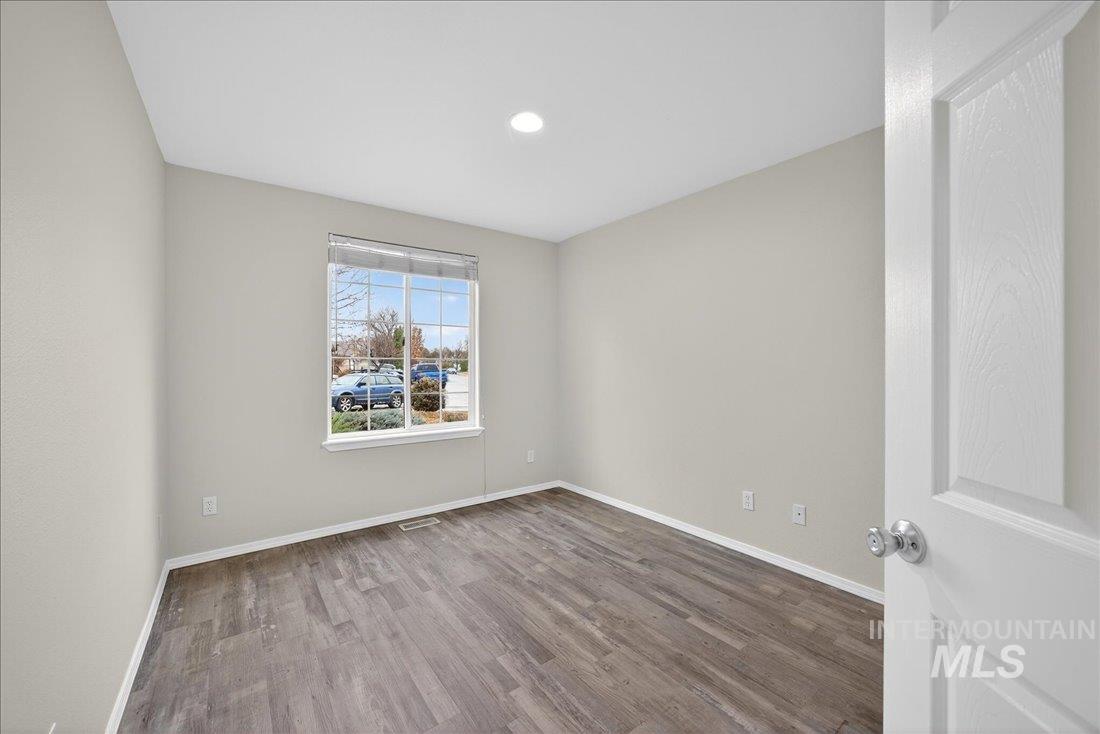 9480 W Wakefield Court, Garden City, Idaho 83714, 3 Bedrooms, 2 Bathrooms, Residential For Sale, Price $450,000, 98977076