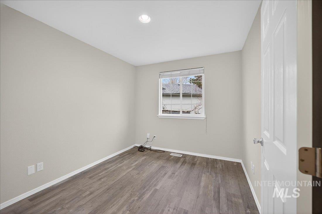 9480 W Wakefield Court, Garden City, Idaho 83714, 3 Bedrooms, 2 Bathrooms, Residential For Sale, Price $450,000, 98977076