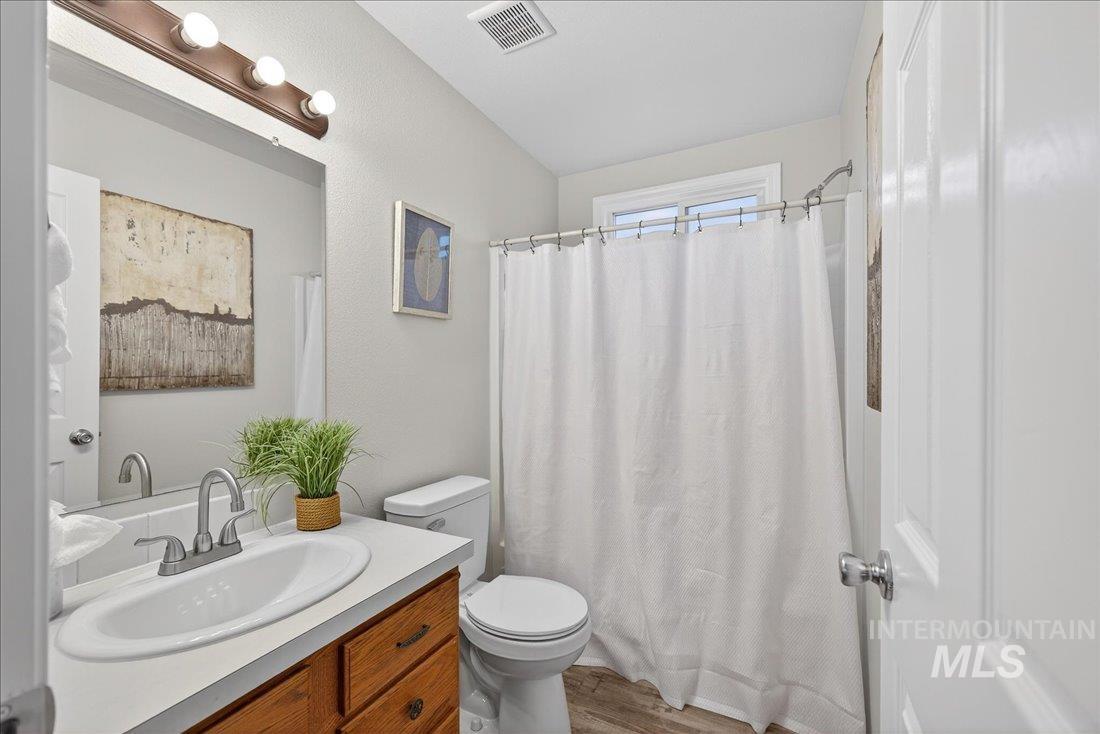 9480 W Wakefield Court, Garden City, Idaho 83714, 3 Bedrooms, 2 Bathrooms, Residential For Sale, Price $450,000, 98977076