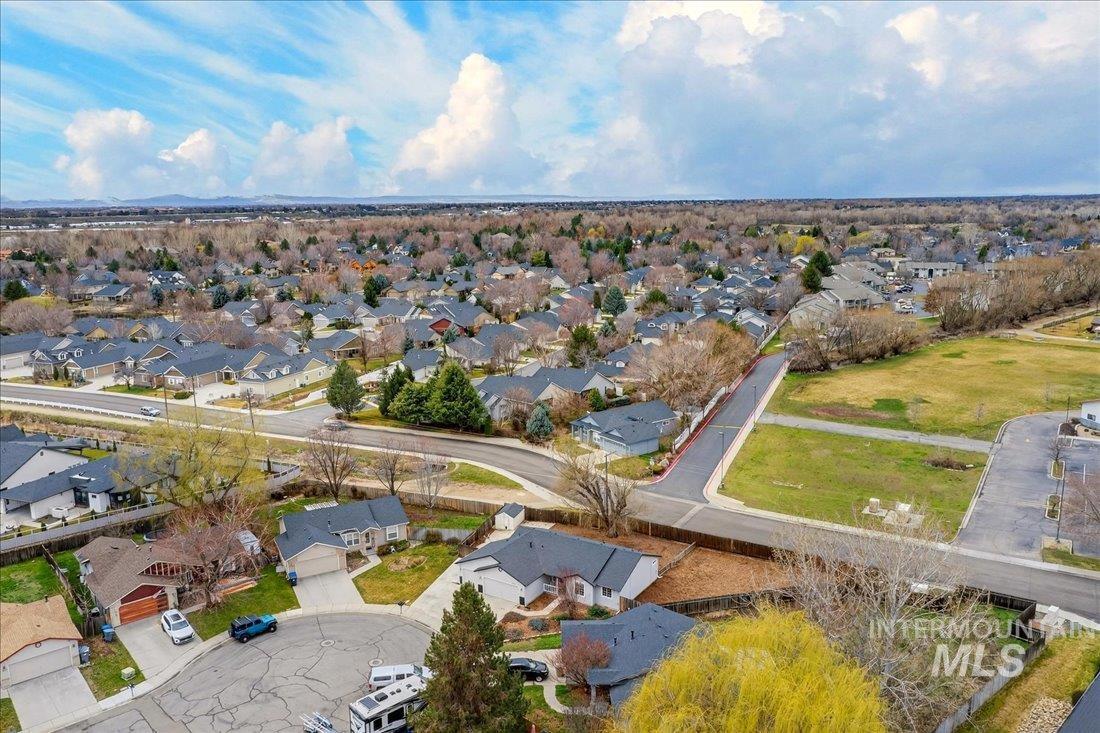 9480 W Wakefield Court, Garden City, Idaho 83714, 3 Bedrooms, 2 Bathrooms, Residential For Sale, Price $450,000, 98977076