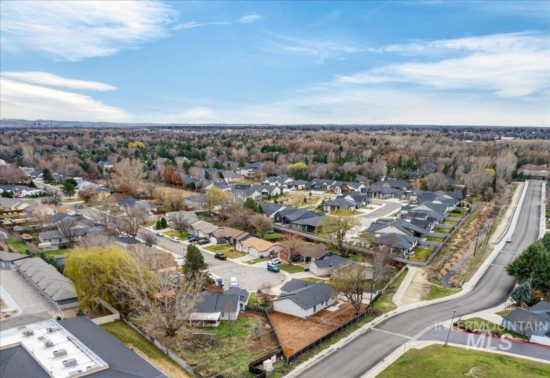9480 W Wakefield Court, Garden City, Idaho 83714, 3 Bedrooms, 2 Bathrooms, Residential For Sale, Price $450,000, 98977076