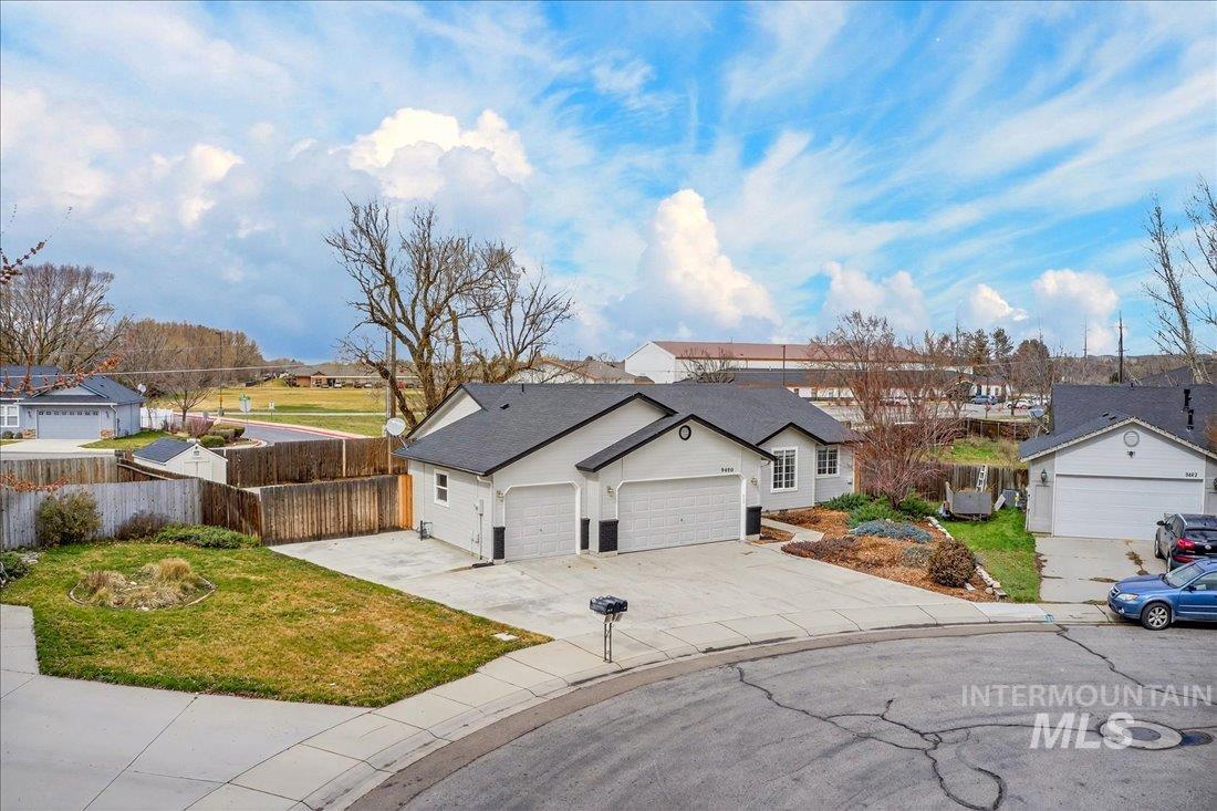9480 W Wakefield Court, Garden City, Idaho 83714, 3 Bedrooms, 2 Bathrooms, Residential For Sale, Price $450,000, 98977076