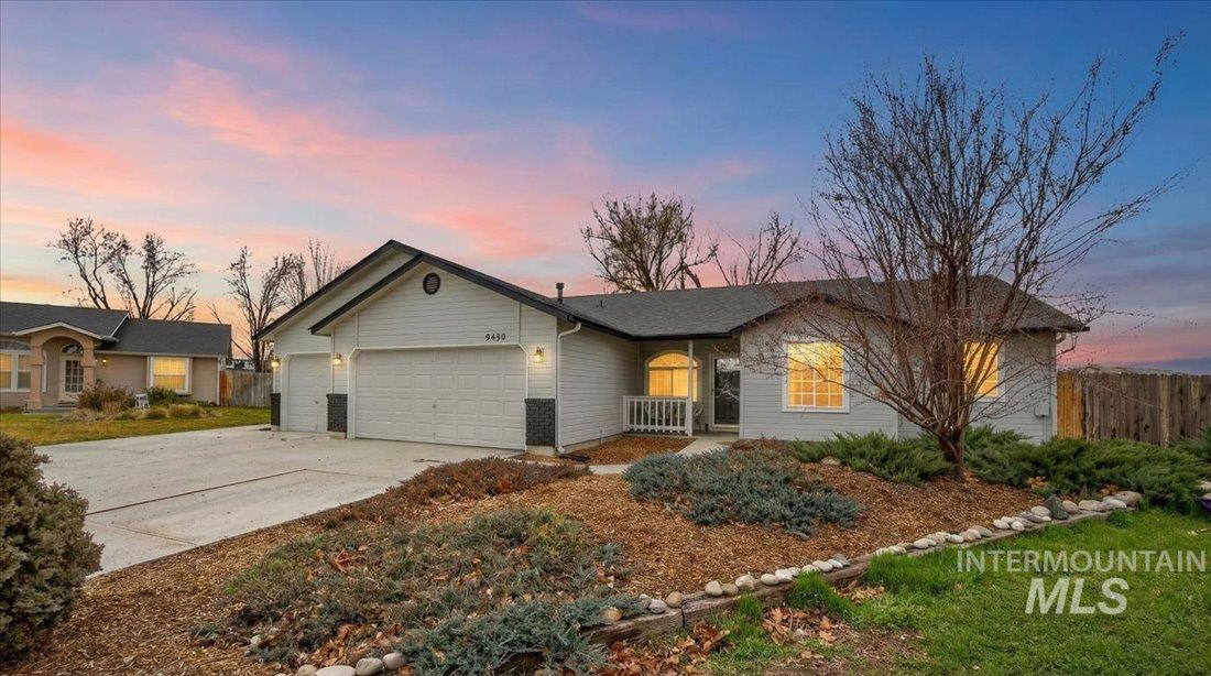 9480 W Wakefield Court, Garden City, Idaho 83714, 3 Bedrooms, 2 Bathrooms, Residential For Sale, Price $450,000, 98977076