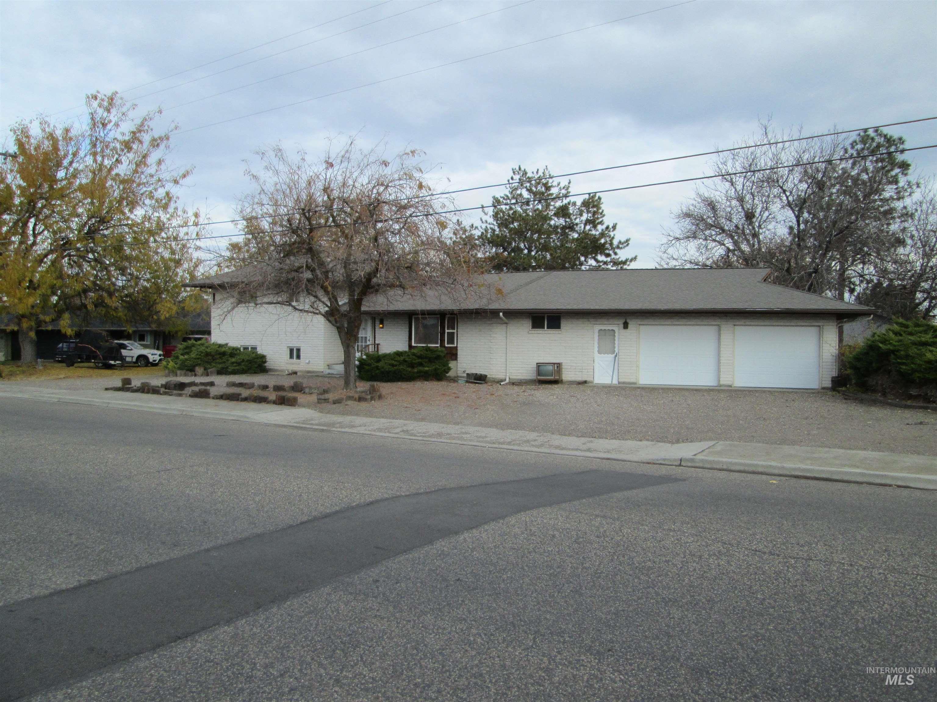 760 Alameda Drive, Ontario, Oregon 97914, 3 Bedrooms, 3.5 Bathrooms, Residential For Sale, Price $398,000, 98977077