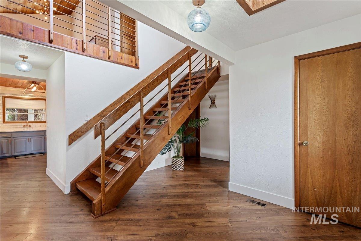 709 Vista Terrace, Nampa, Idaho 83686, 4 Bedrooms, 2.5 Bathrooms, Residential For Sale, Price $525,000, 98977078